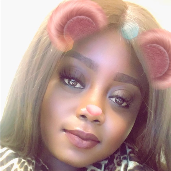 Meet your Posher, Fatmata - Picture 1 of 1